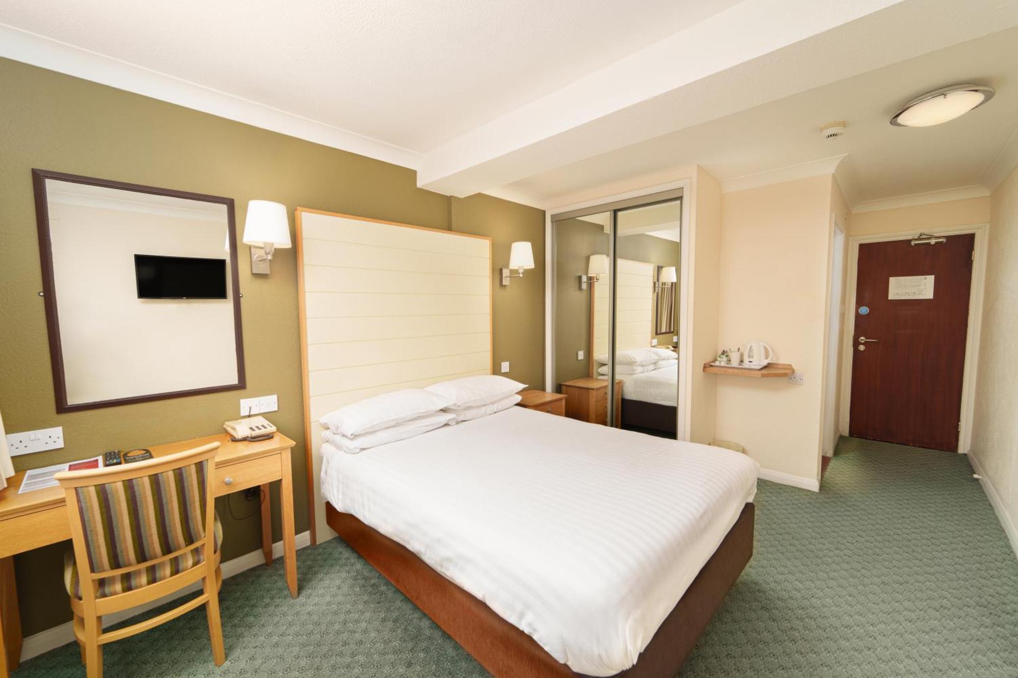 Trouville Hotel By Compass Hospitality Sandown Exterior foto